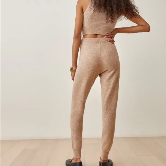 REFORMATION Caitlin Cashmere 2-Pc Set in Oatmeal v lunya vuori - Picture 3 of 5